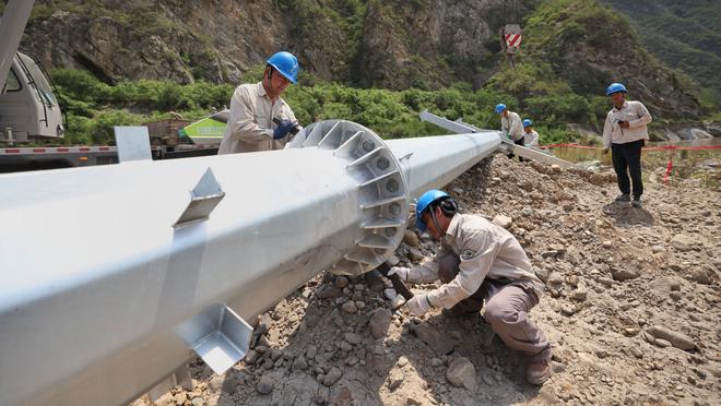 泪目！穆帅离任后更新社媒回顾罗马经历：汗水、泪水……永恒！